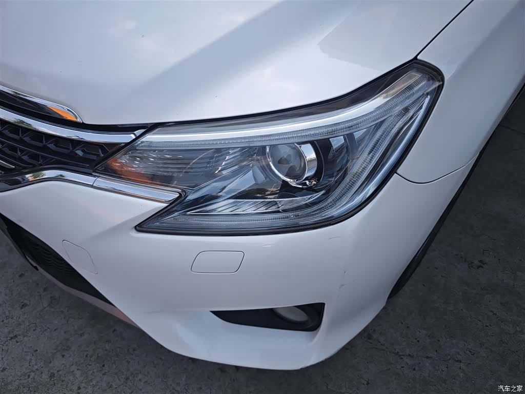 Toyota 2.5V, 2017 24