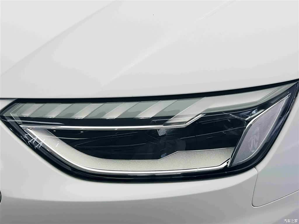 Audi A4L, 2021 11