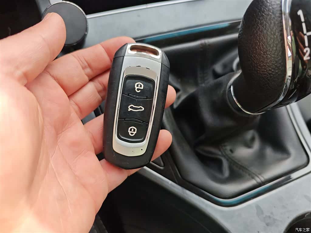 Geely Emgrand, 2019 9