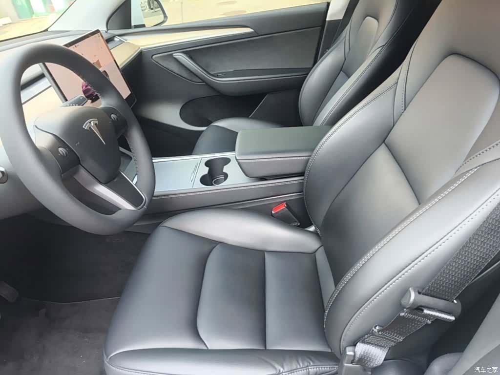 Tesla Model Y, 2022 15