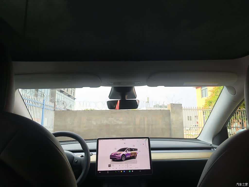 Tesla Model Y, 2022 18