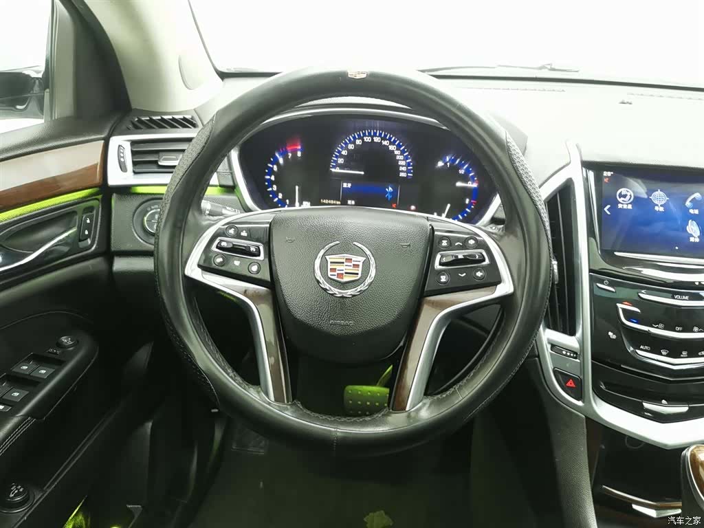 Cadillac SRX, 2013 11