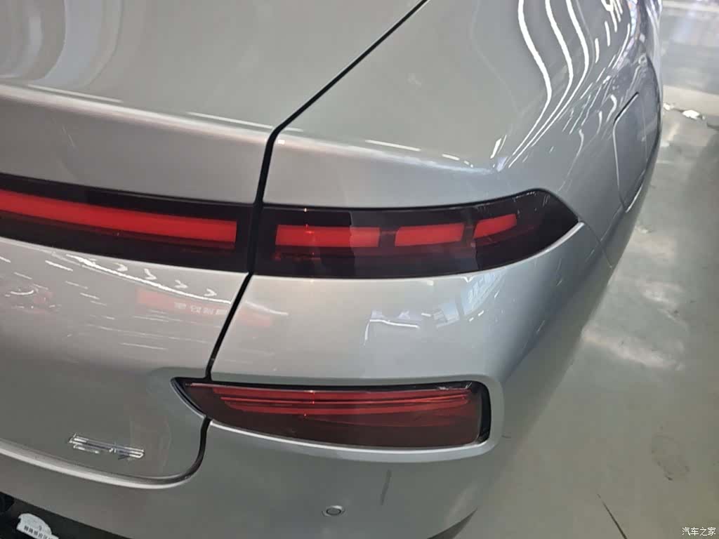 Xpeng P7, 2021 8