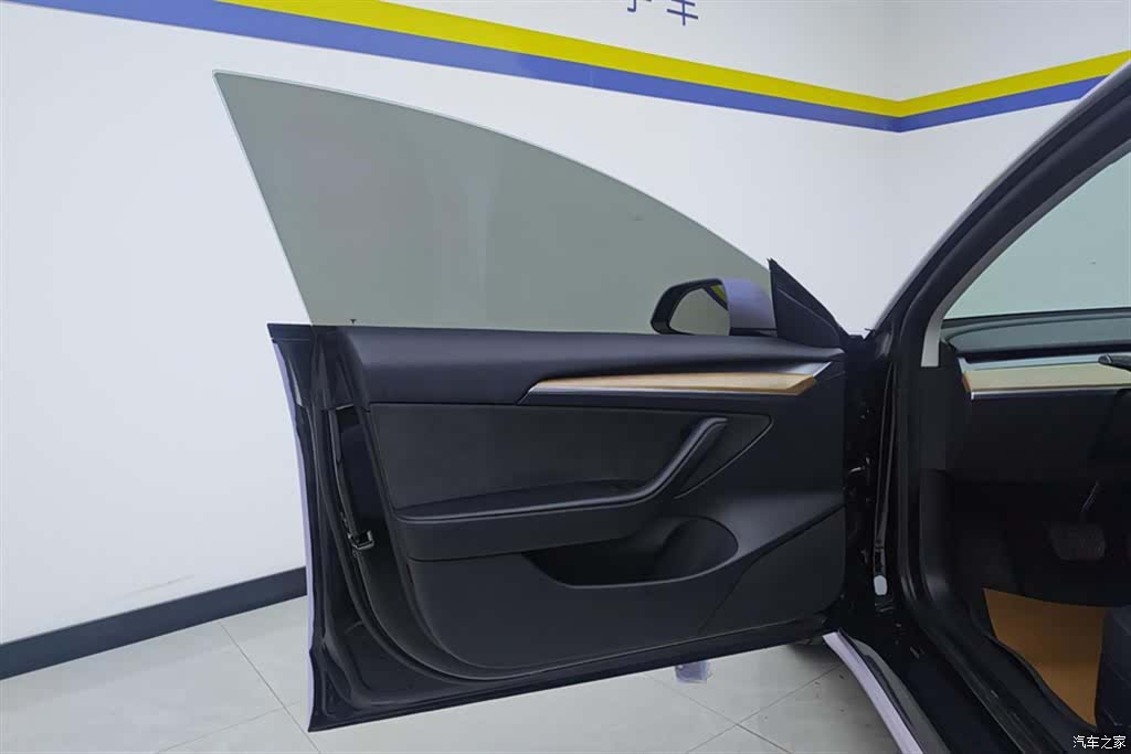 Tesla Model 3, 2022 7