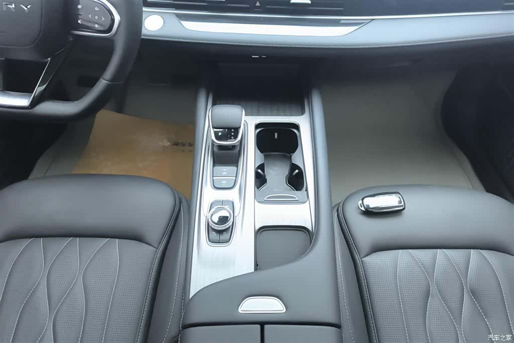 Chery Arrizo 8, 2025 16