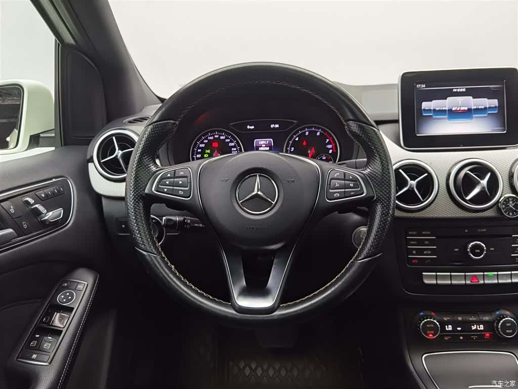 Mercedes-Benz B-Class, 2015 11