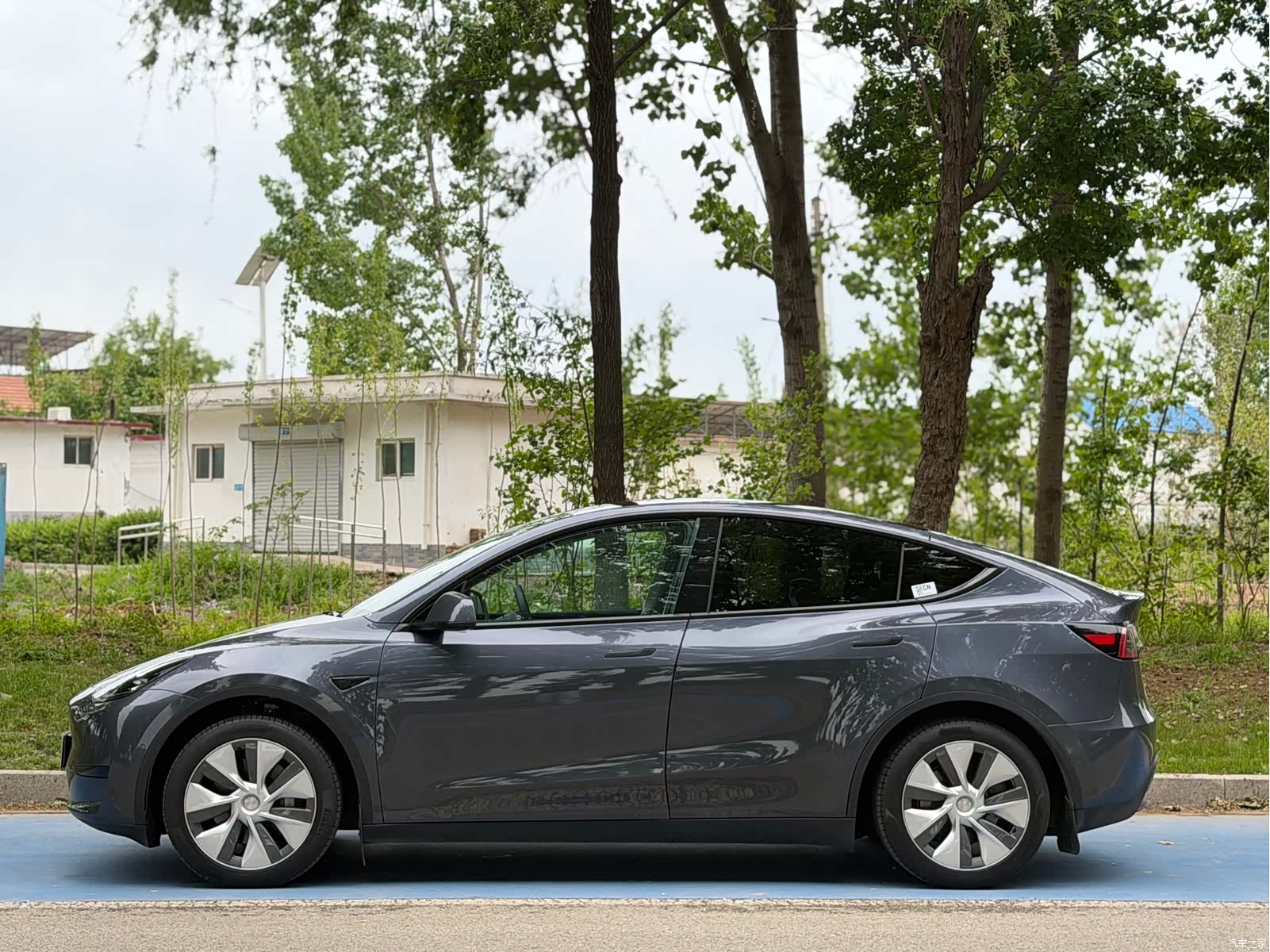 Tesla Model Y, 2022 3
