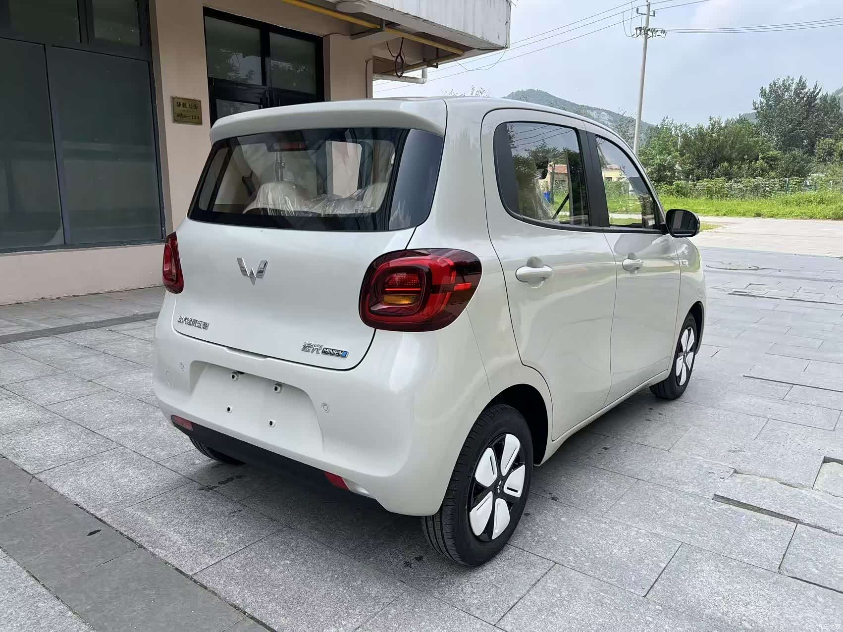Wuling MINIEV, 2026 4