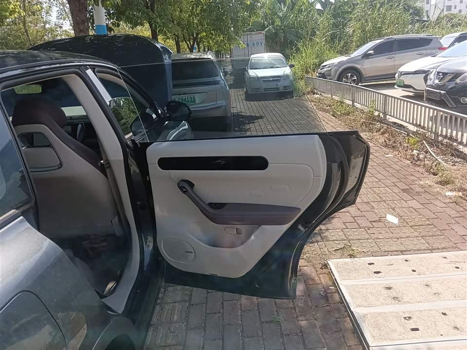 Leapmotor C11
