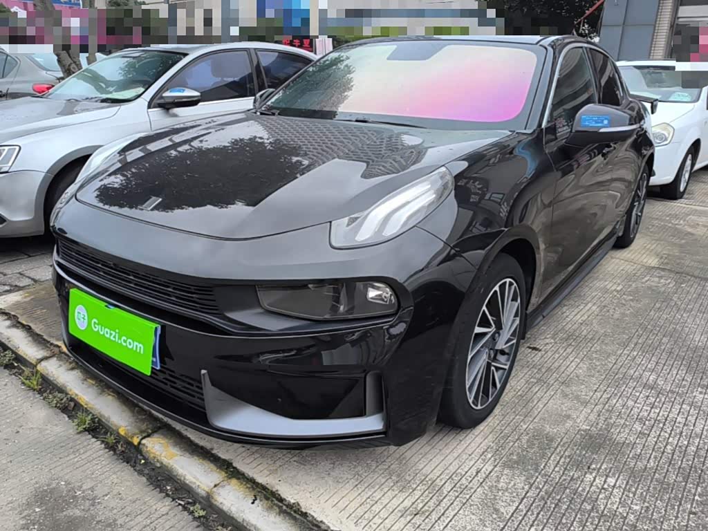 Lynk & Co 03