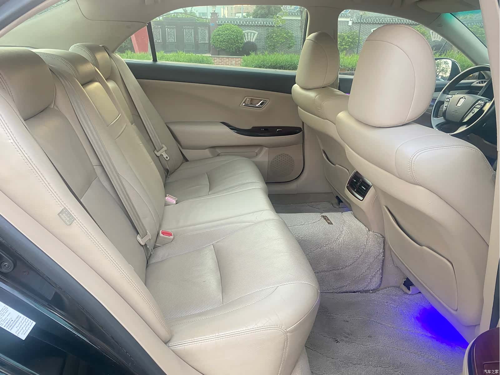 Toyota Crown, 2010 15