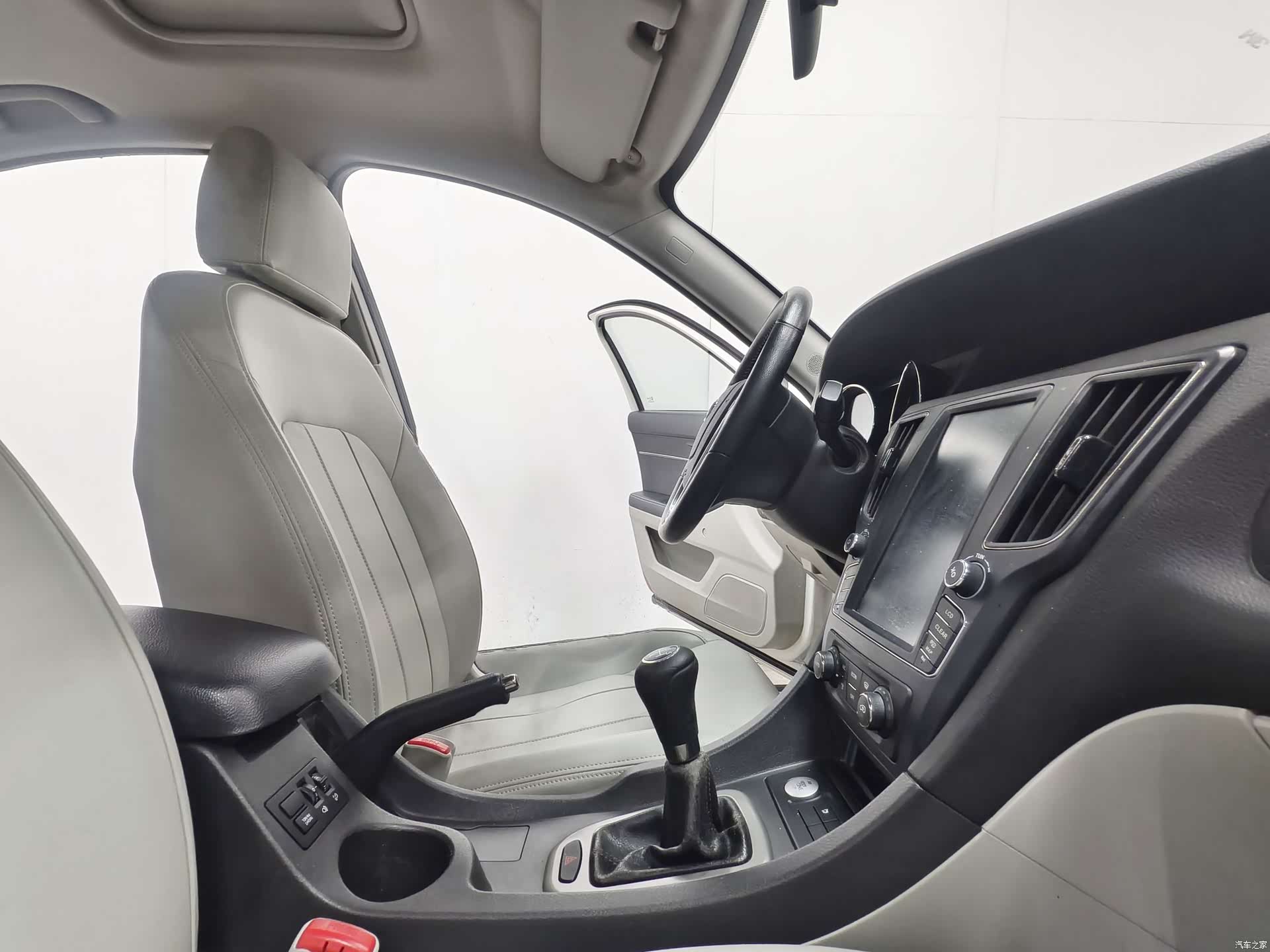 BAIC D50, 2016 15