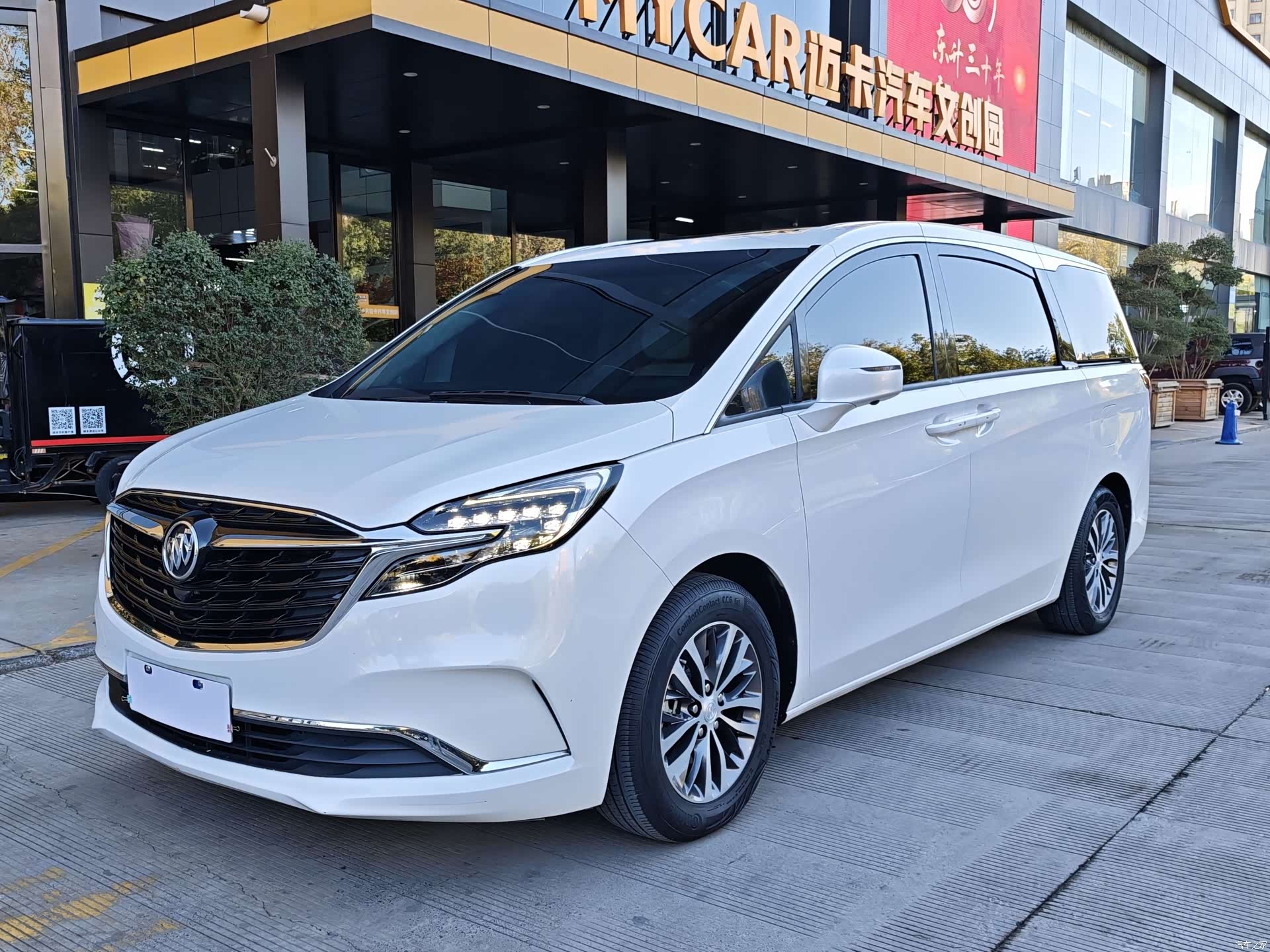 Buick GL8, 2021 1