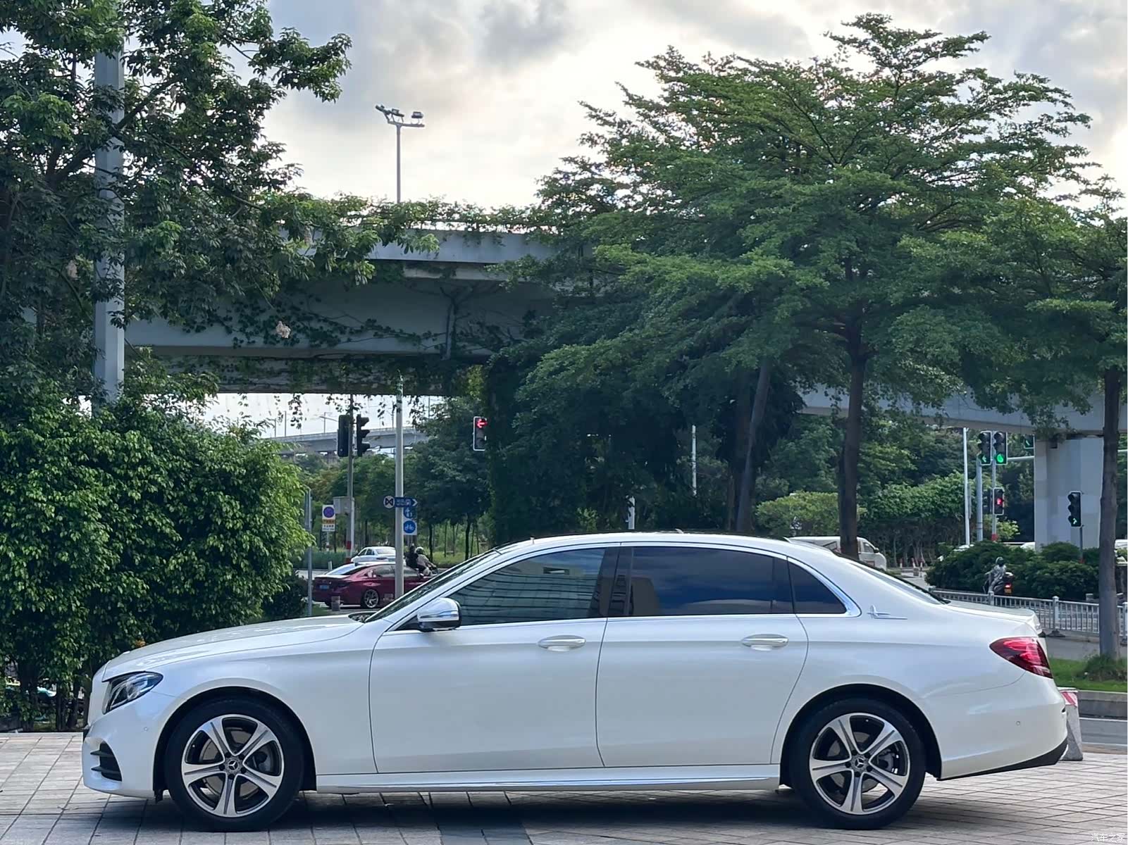 Mercedes-Benz E-Class, 2018 3