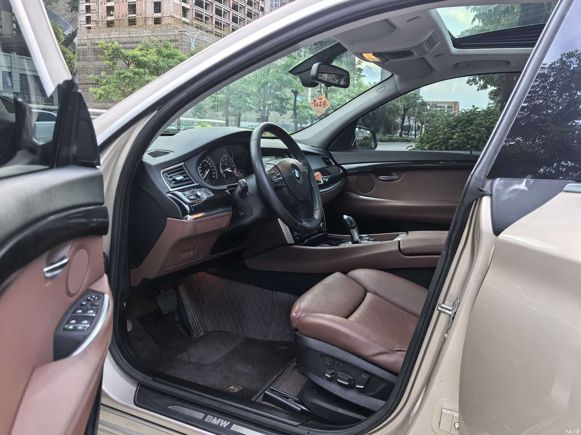 BMW 5 Series, 2011 18