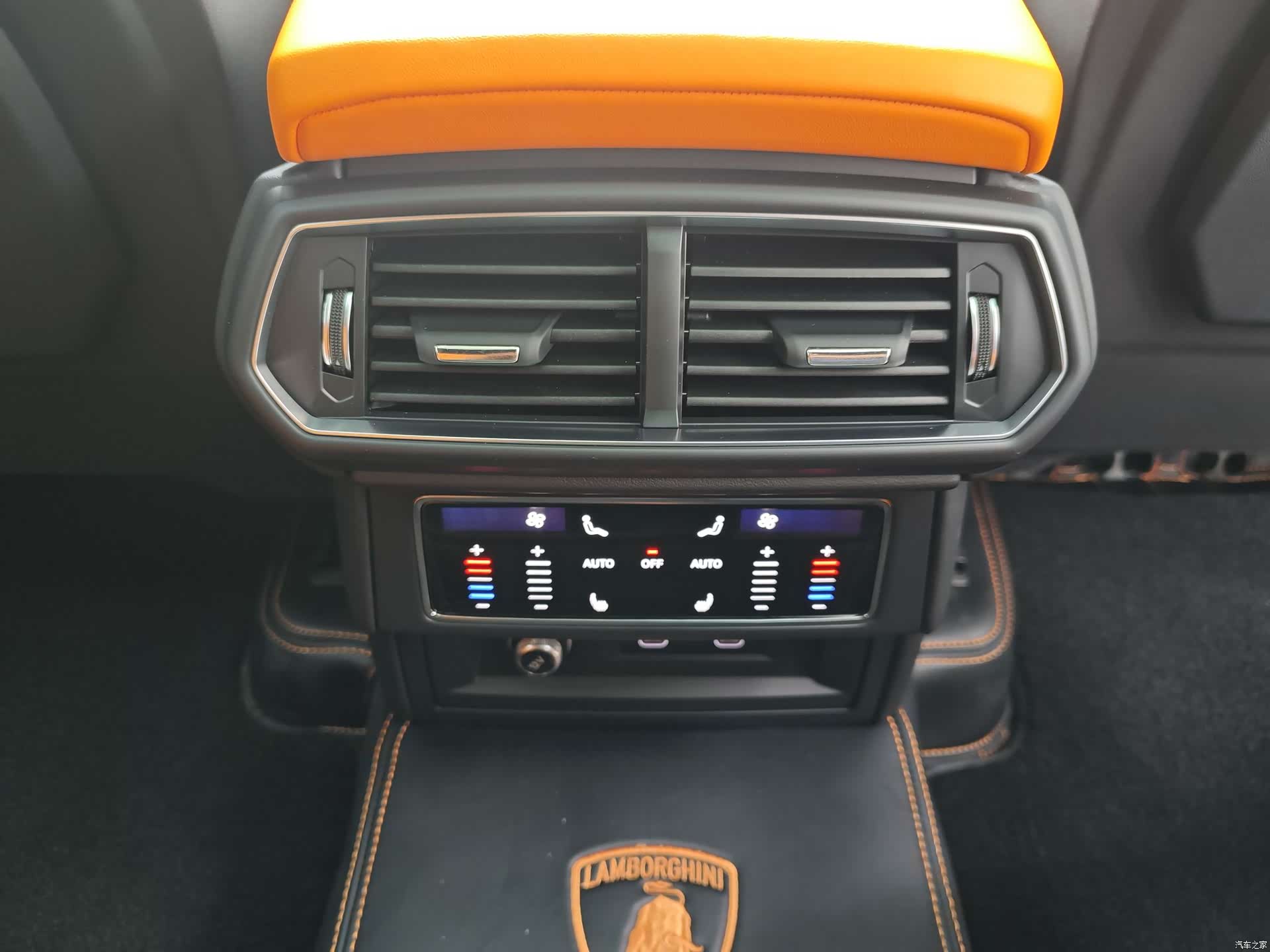 Lamborghini Urus, 2022 14