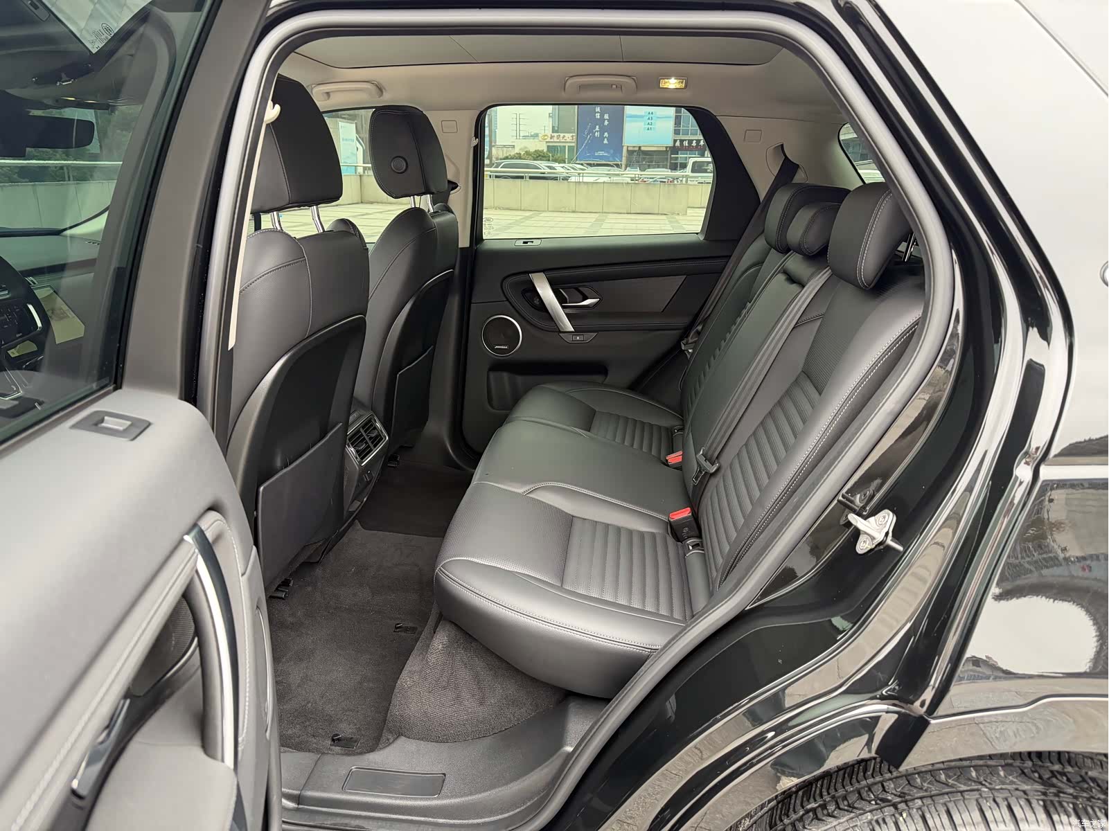 Land Rover Discovery, 2024 10