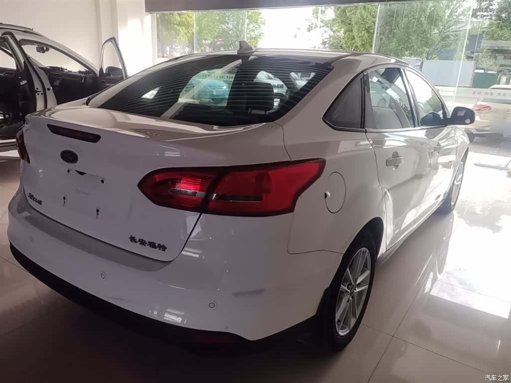 Ford Focus, 2018 7
