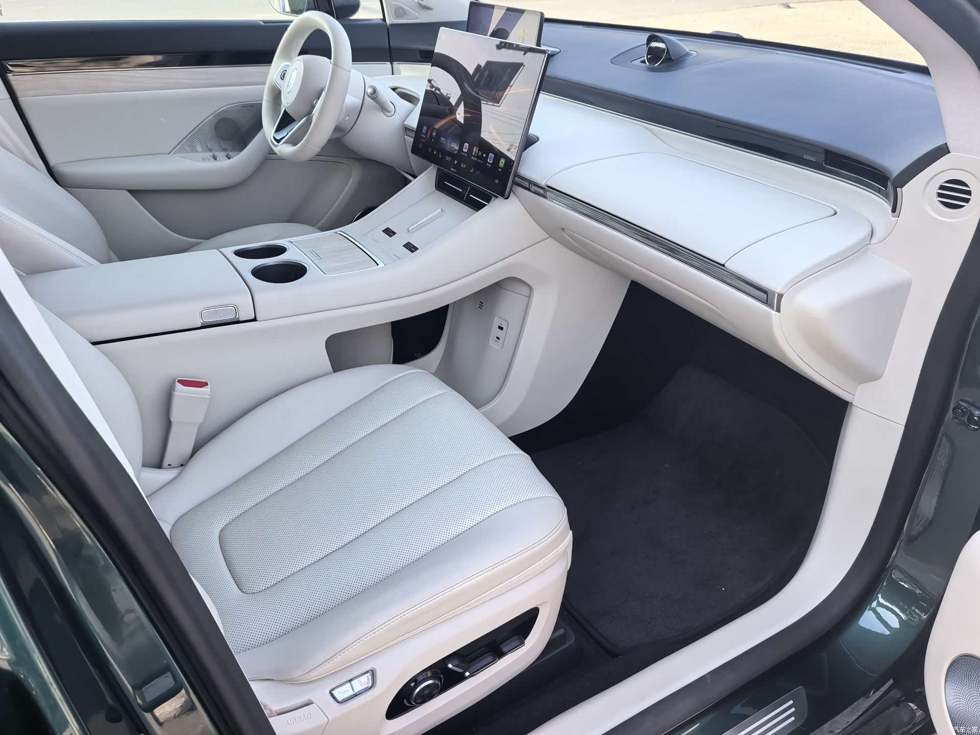 Luxeed R7, 2026 6
