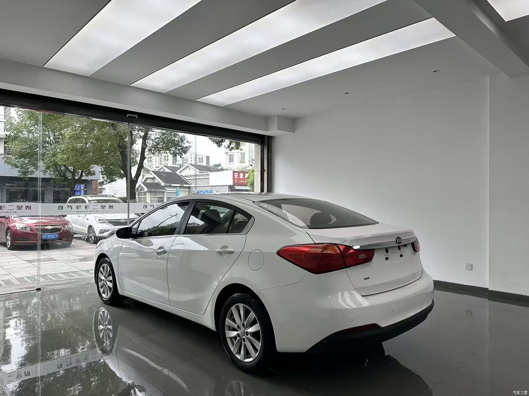 Kia K3, 2014 7