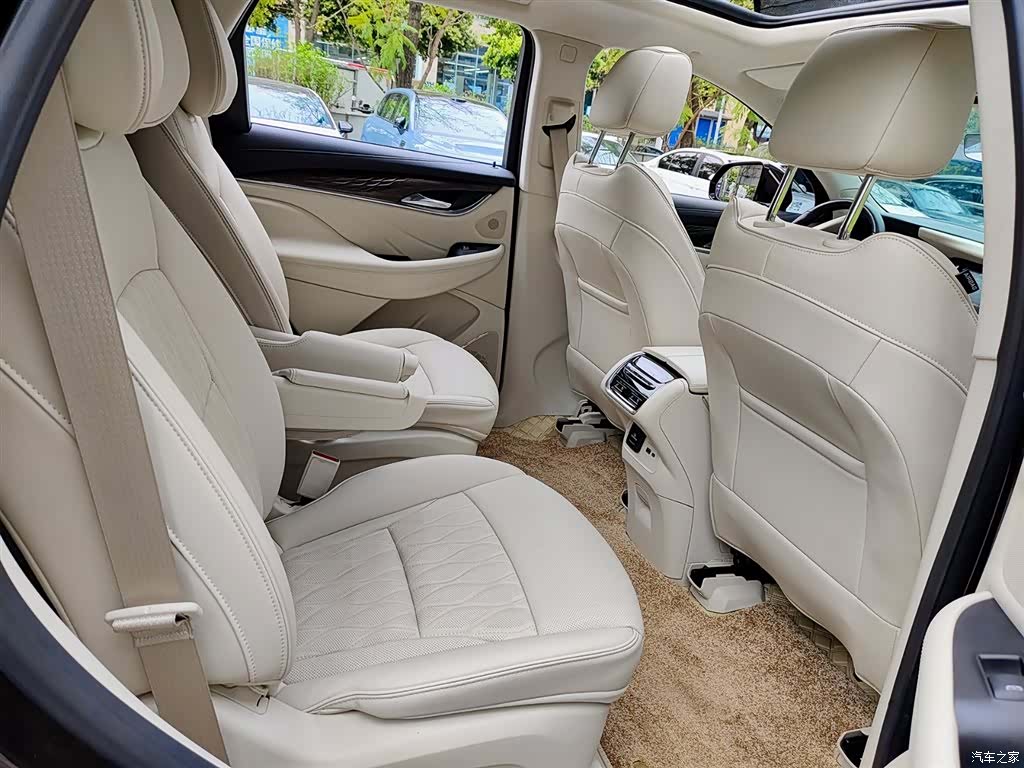 Buick Enclave, 2022 10