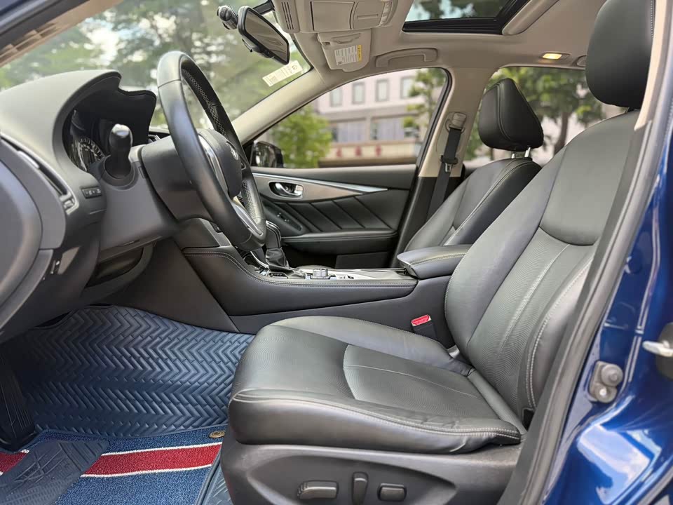 Infiniti Q50L