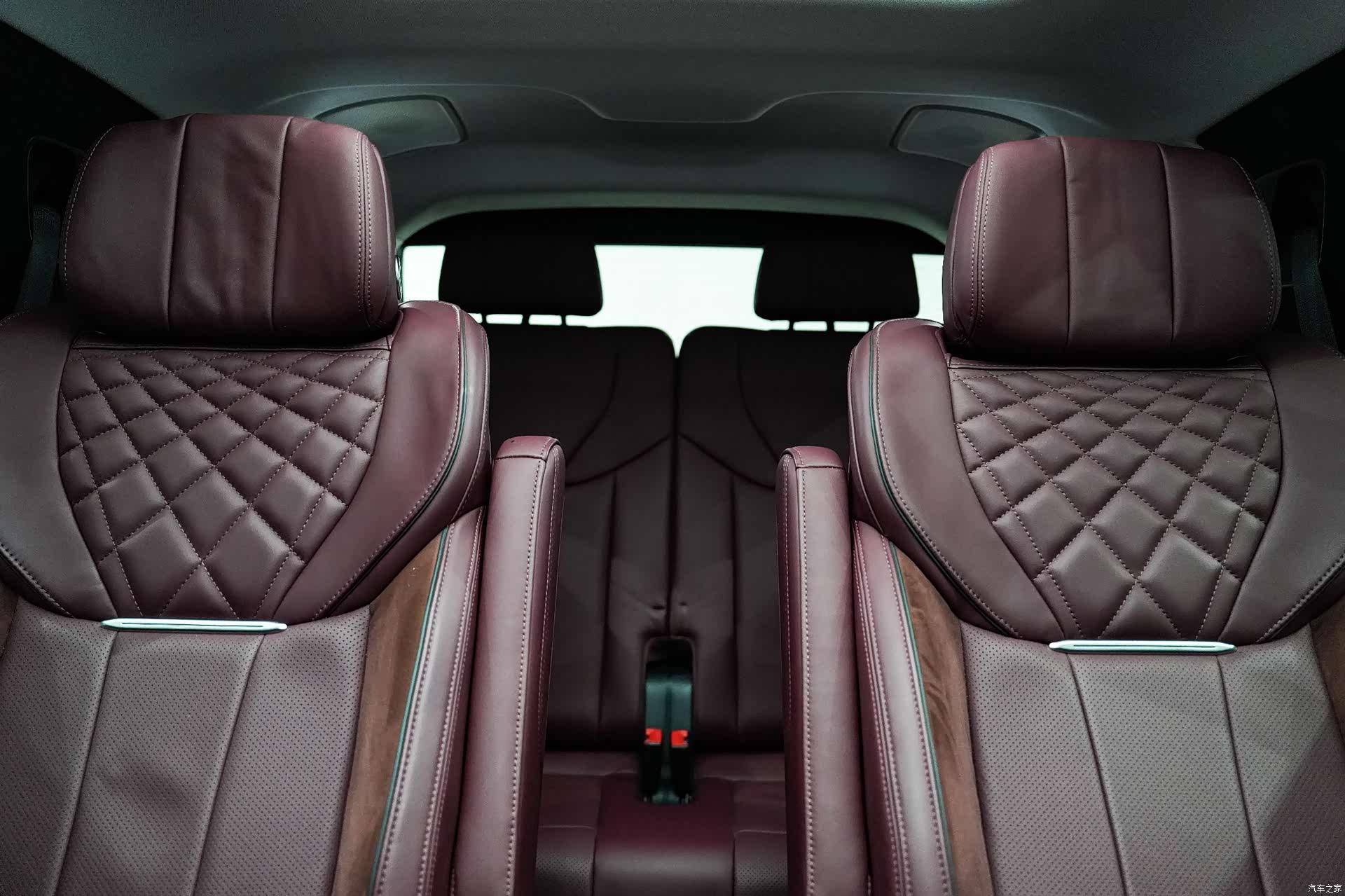 Hongqi E-HS9, 2022 32