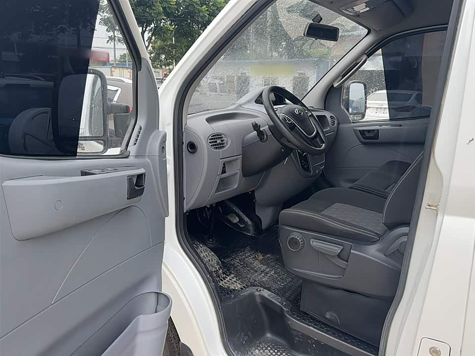 MAXUS Xintu V80