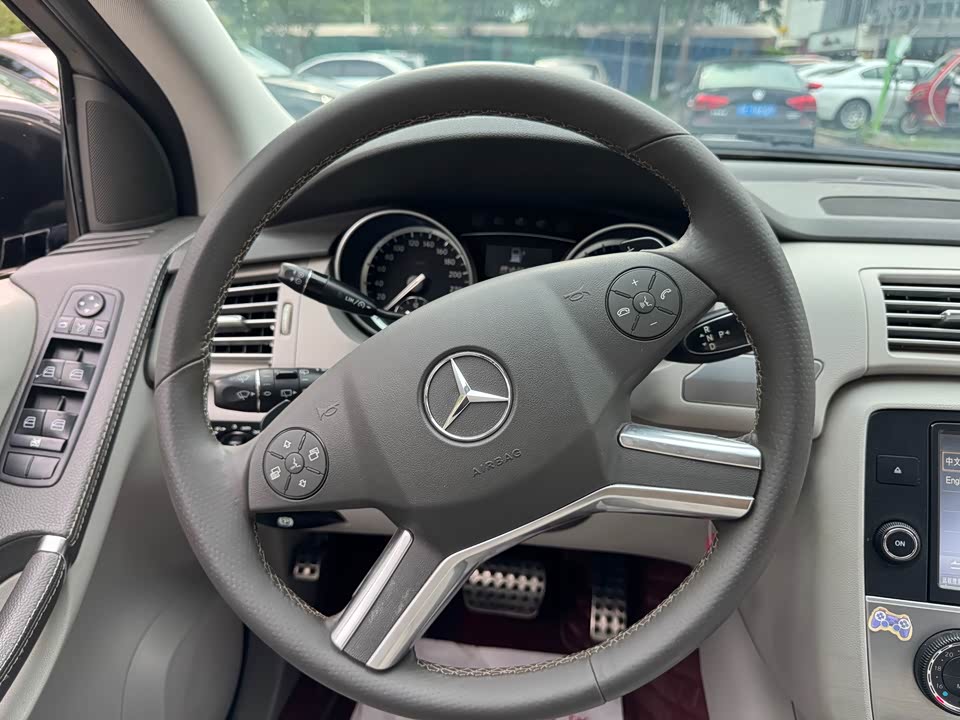 Mercedes-Benz R-class