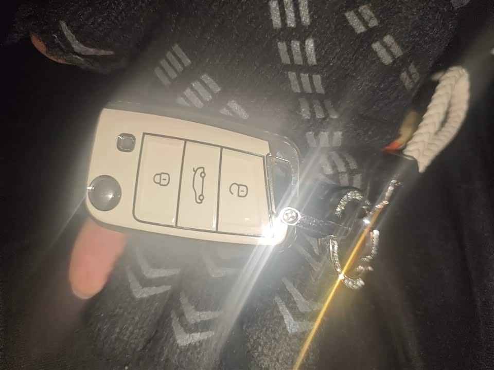 Volkswagen T-ROC exploring Songs