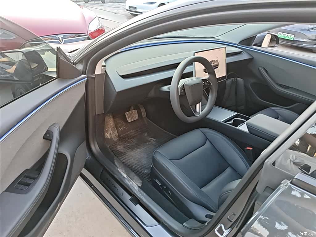 Tesla Model 3, 2024 16