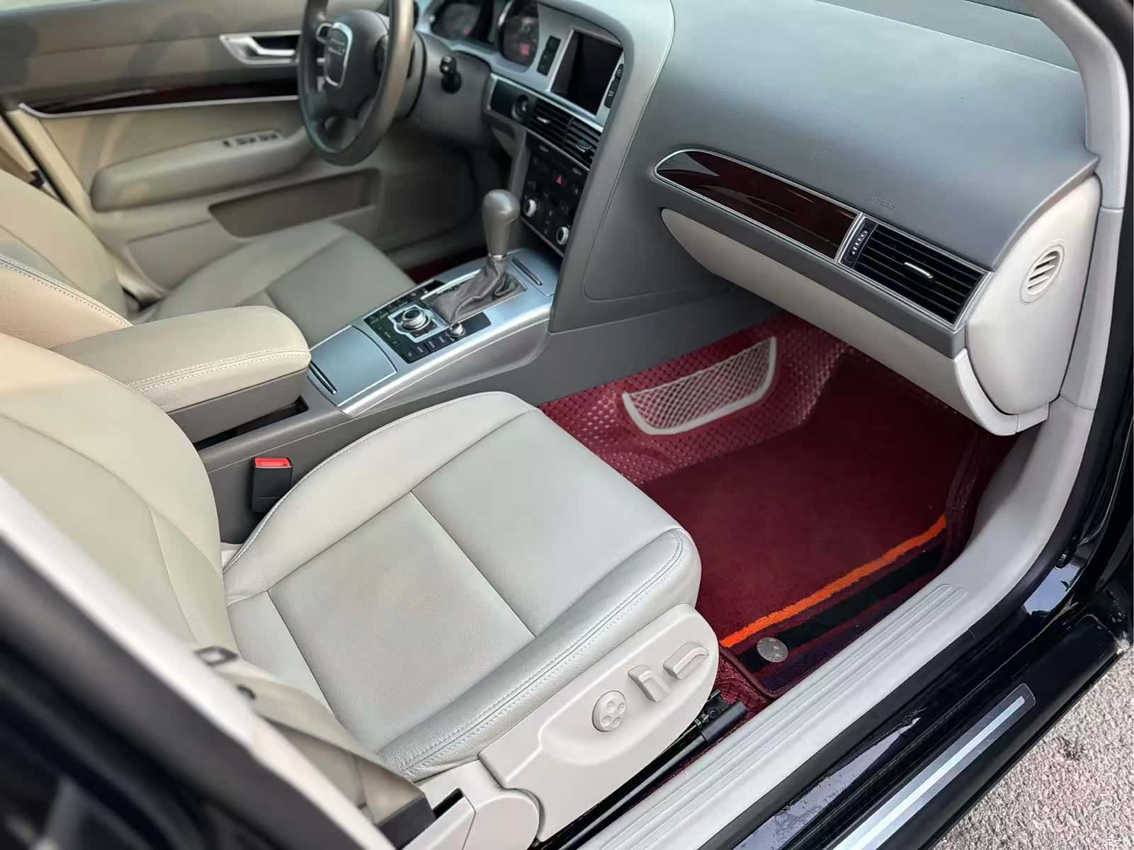 Audi A6L, 2011 11