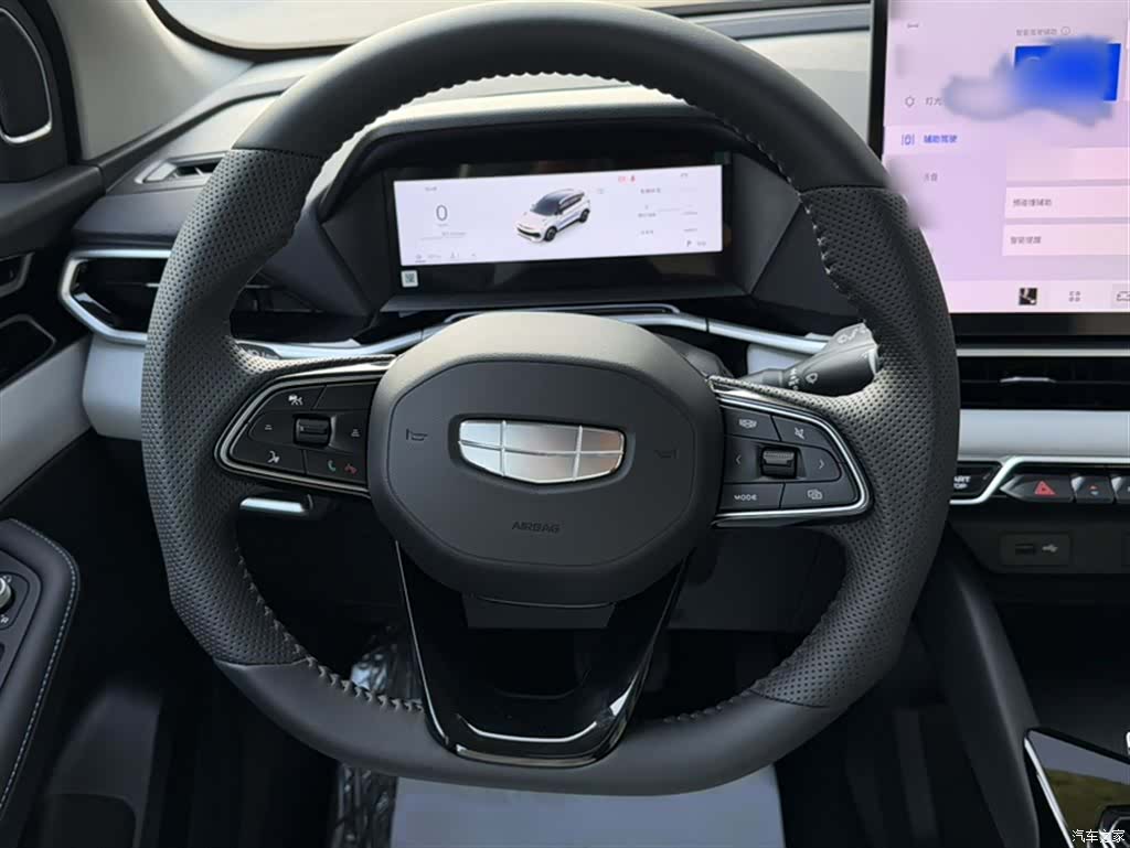 Geely Coolray, 2026 3
