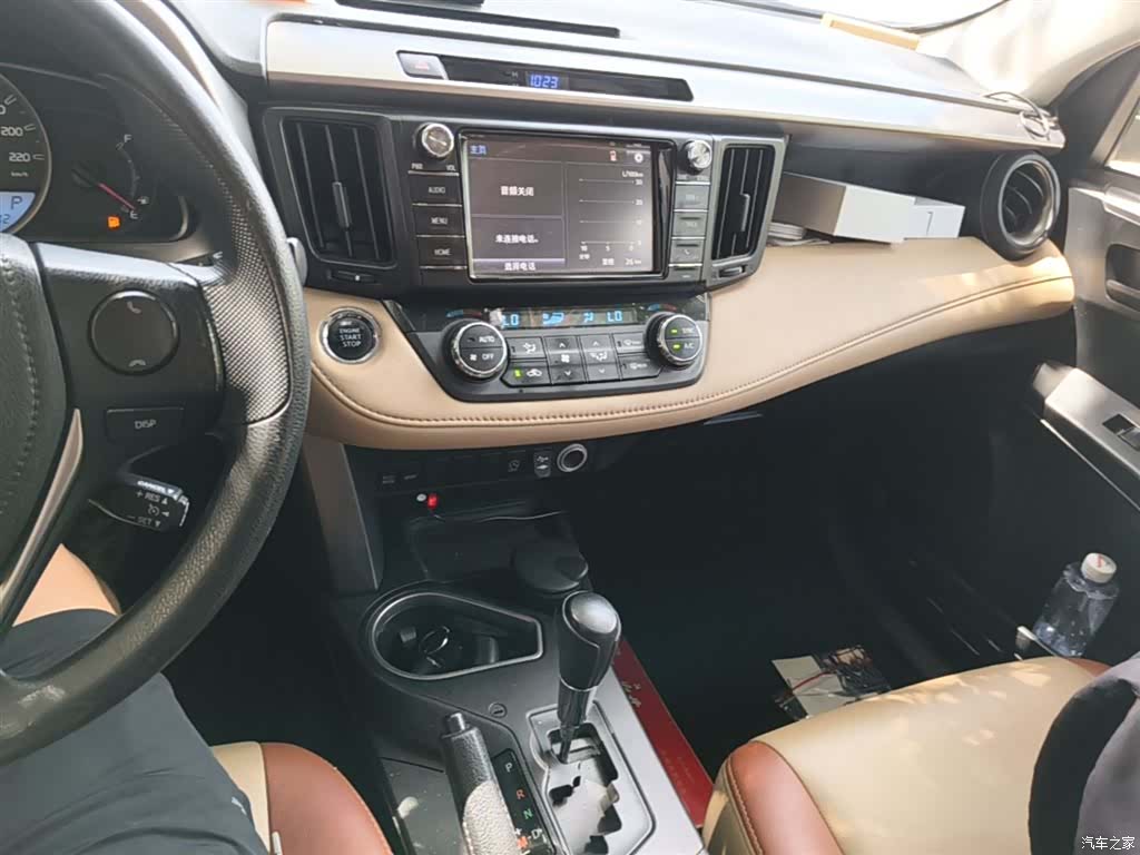 Toyota RAV4, 2017 13