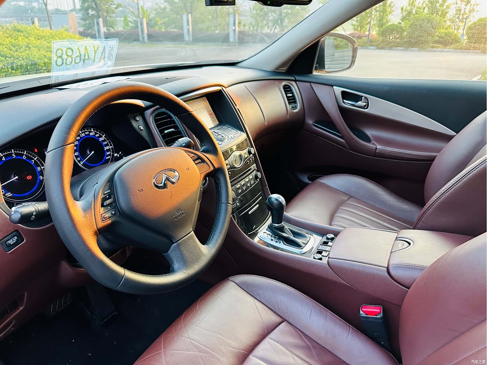 Infiniti QX50, 2014 11