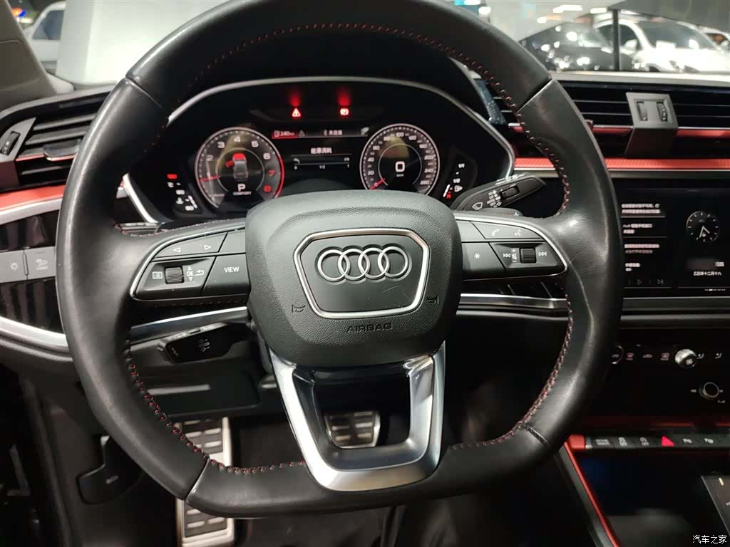 Audi Q3, 2022 11