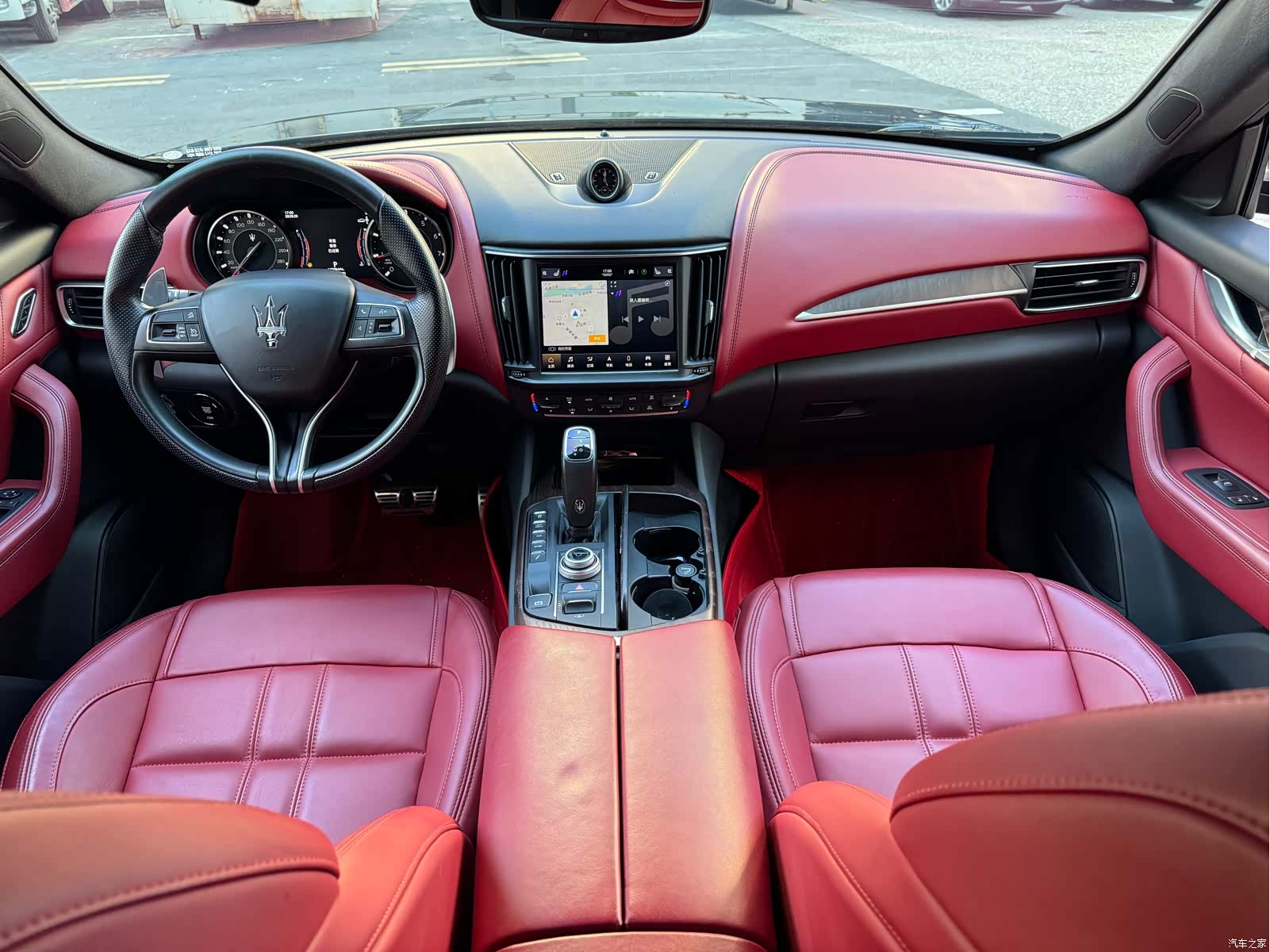 Maserati Levante, 2022 12