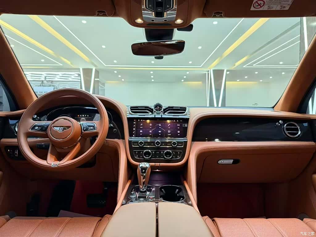 Bentley Bentayga, 2025 4