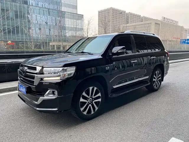 Toyota Land Cruiser 2019 — купить из Китая под заказ