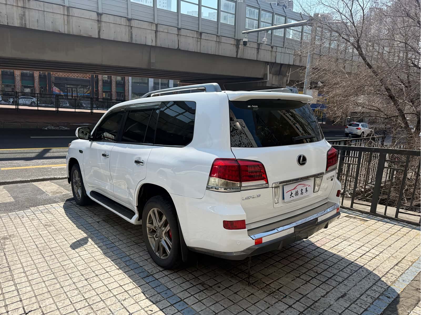 Lexus LX, 2009 4