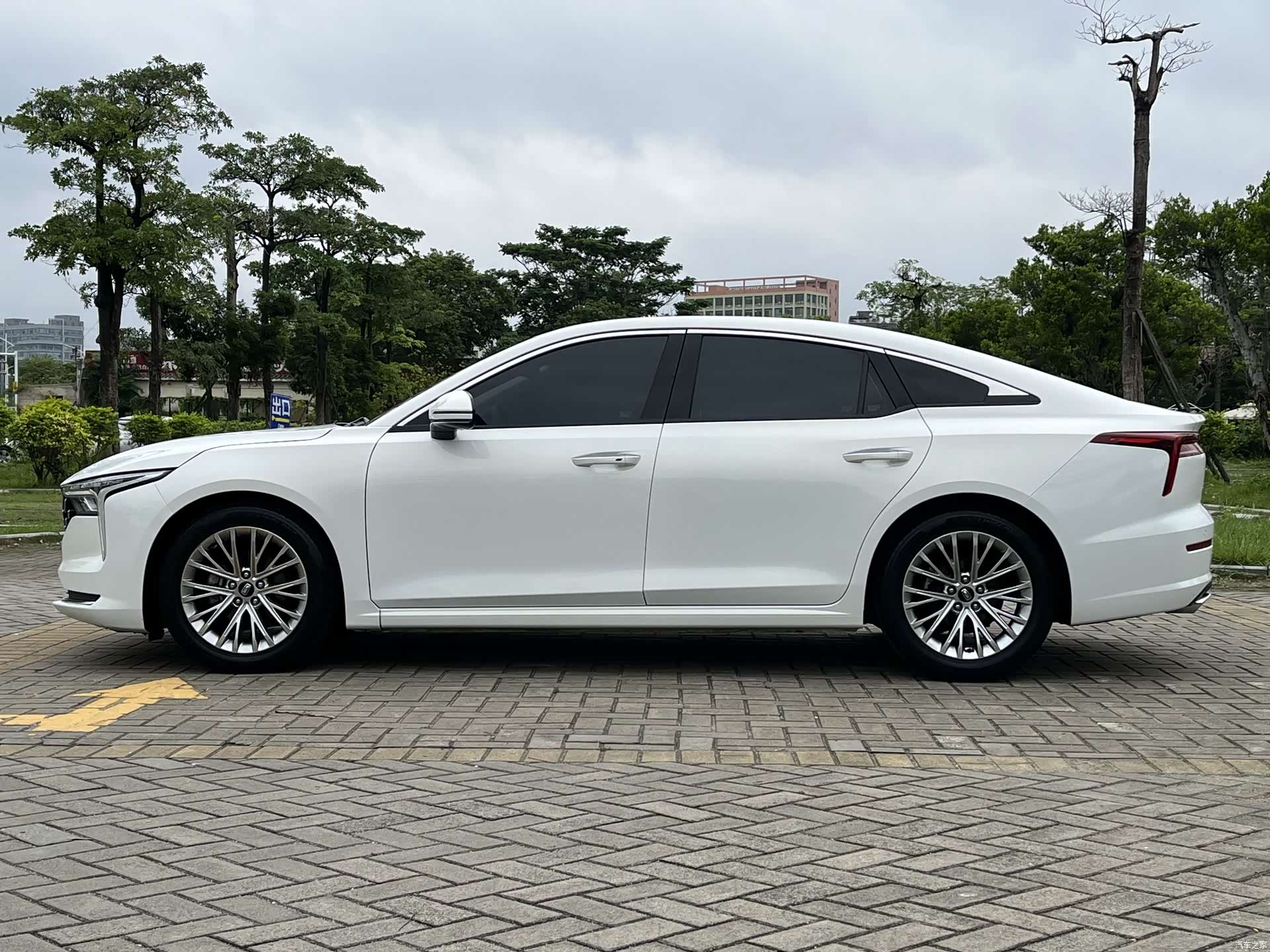 Bestune B70, 2021 7
