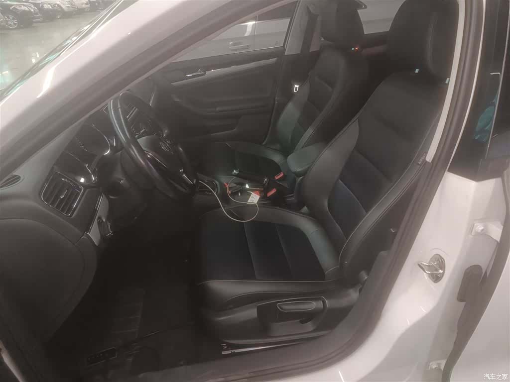Volkswagen Sagitar, 2017 15