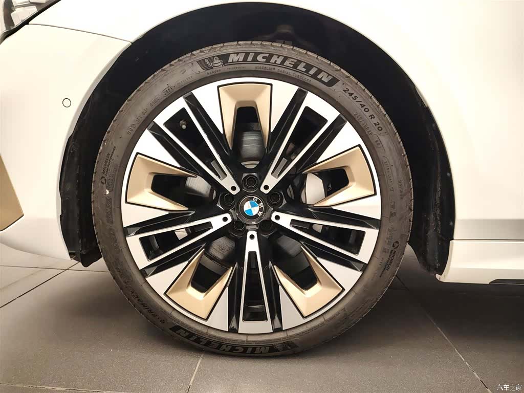 BMW 5 Series, 1900 15