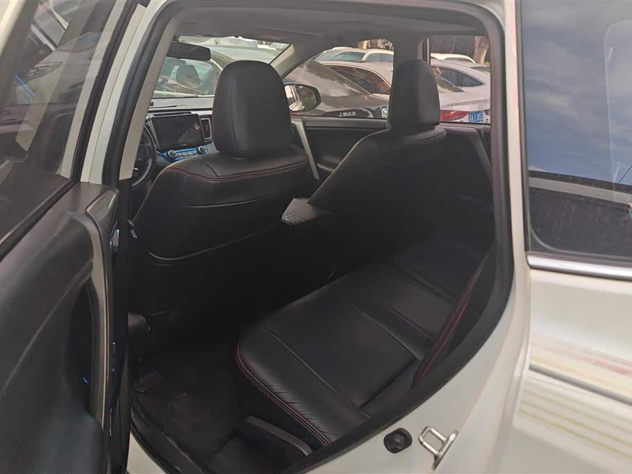 Toyota RAV4 Rongfang