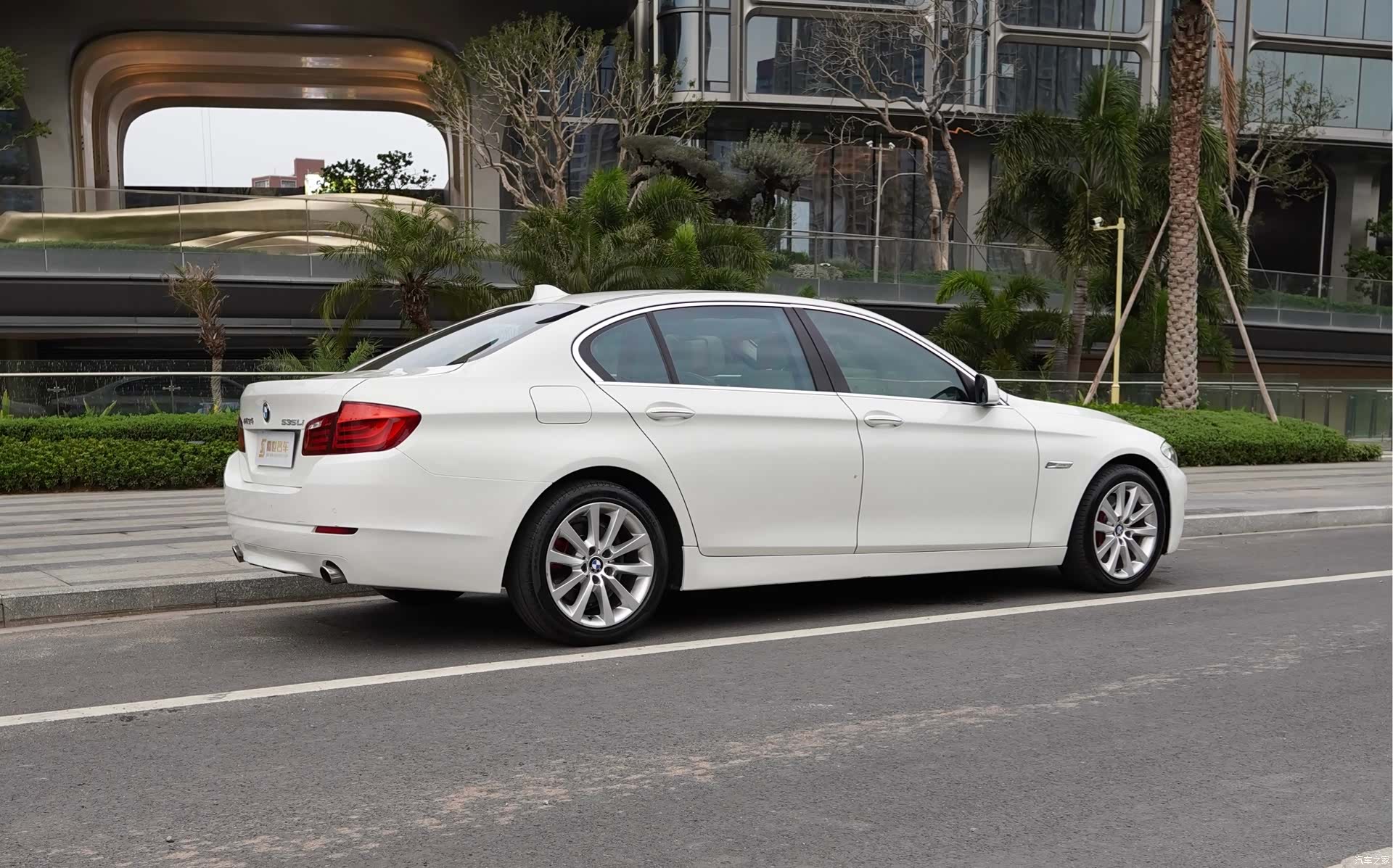 BMW 5 Series, 2011 13