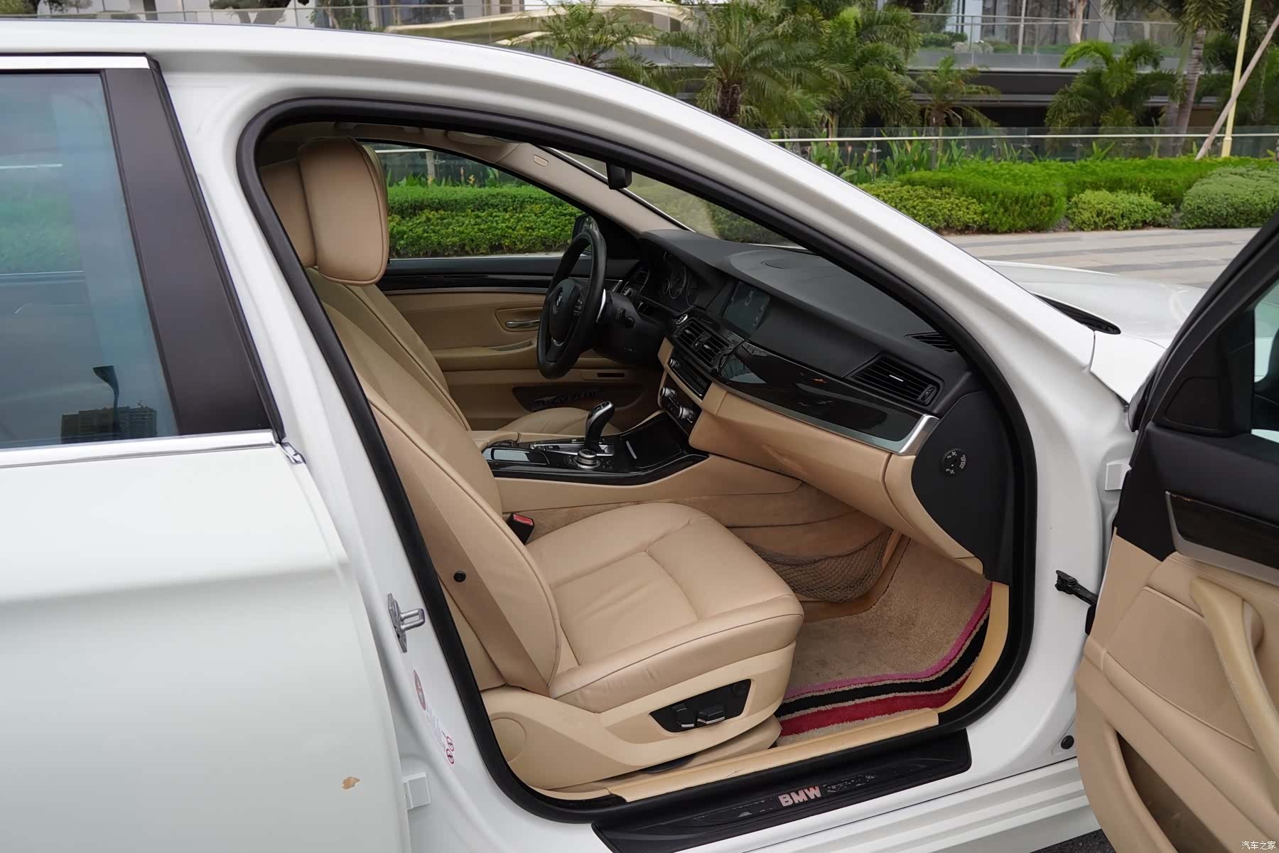 BMW 5 Series, 2011 14