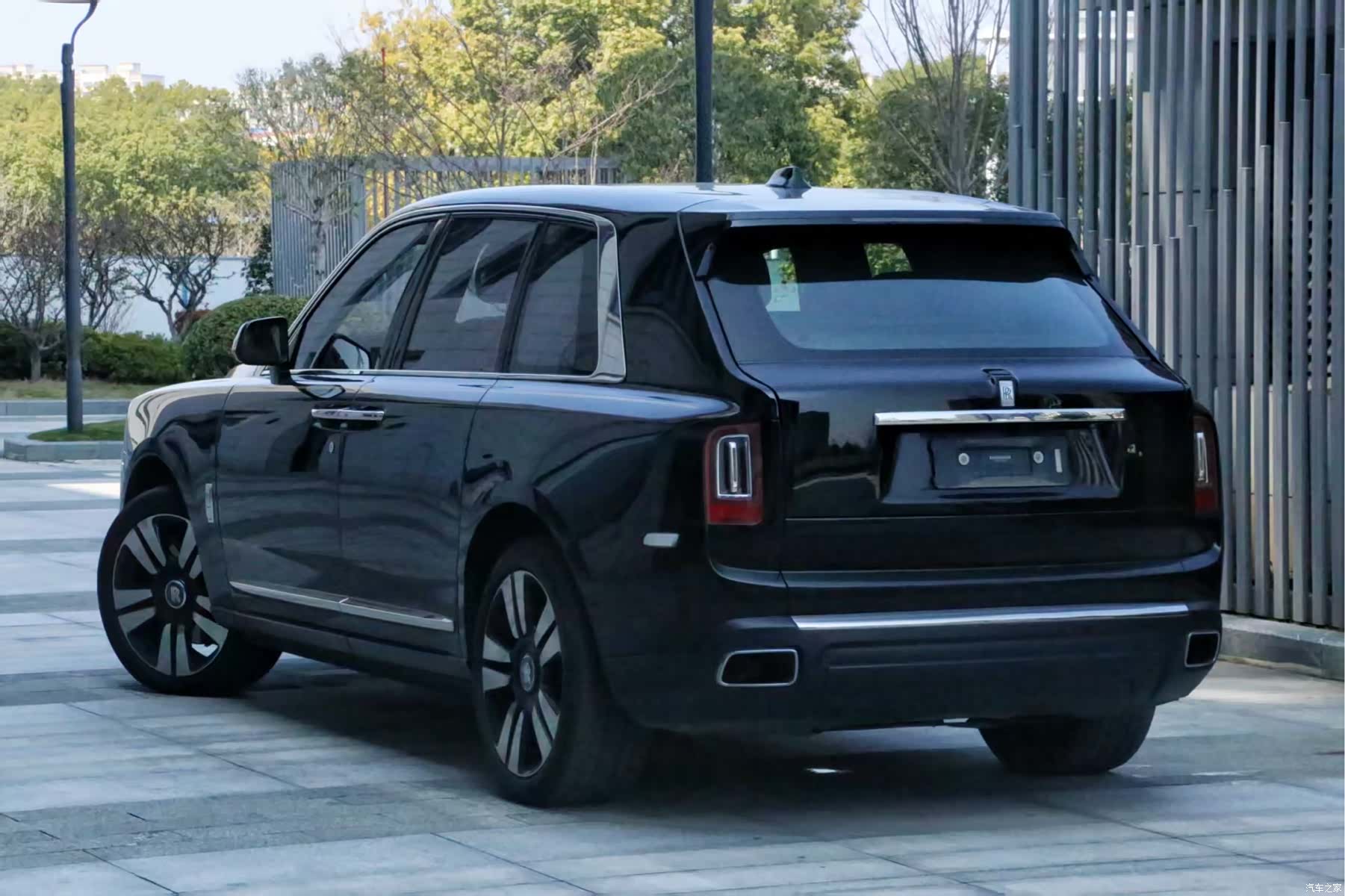 Rolls-Royce Cullinan, 2021 3