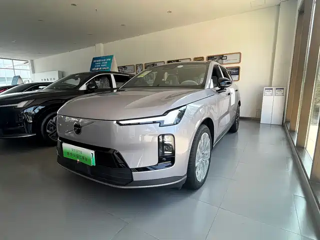Volvo VOLVO XC70 PLUG-IN HYBRID 2026 — купить из Китая под заказ