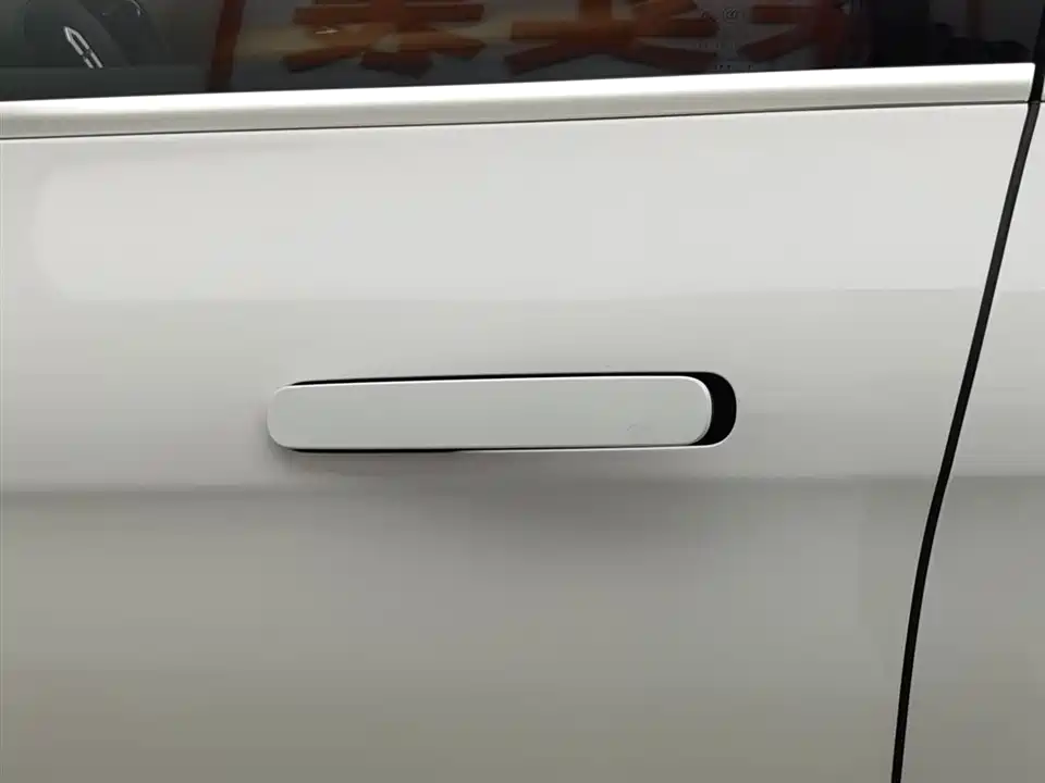 AITO Ask the world M5