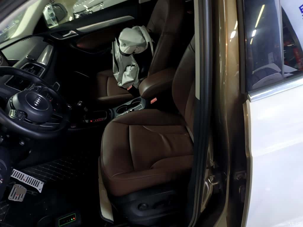 Audi Q3, 2014 15